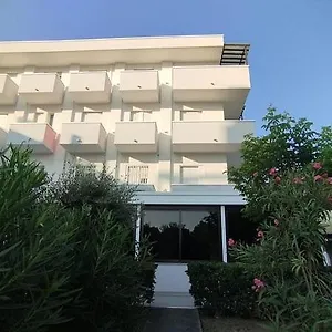 Pigalle 2*, Riccione Italia