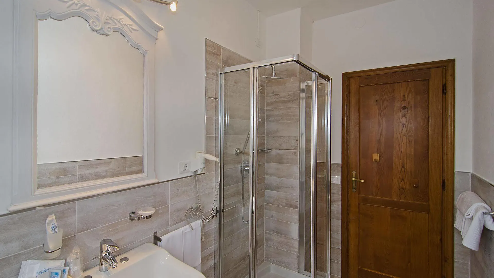 Bed & Breakfast La Casa Gialla Montignoso Italia