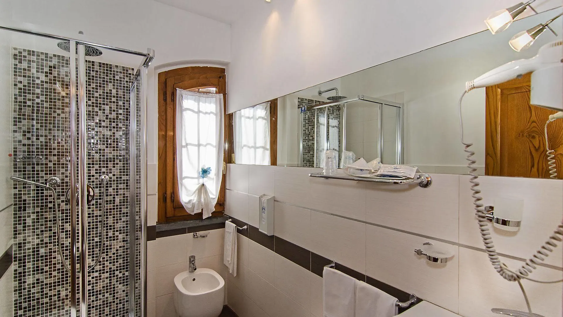 Bed & Breakfast La Casa Gialla Montignoso