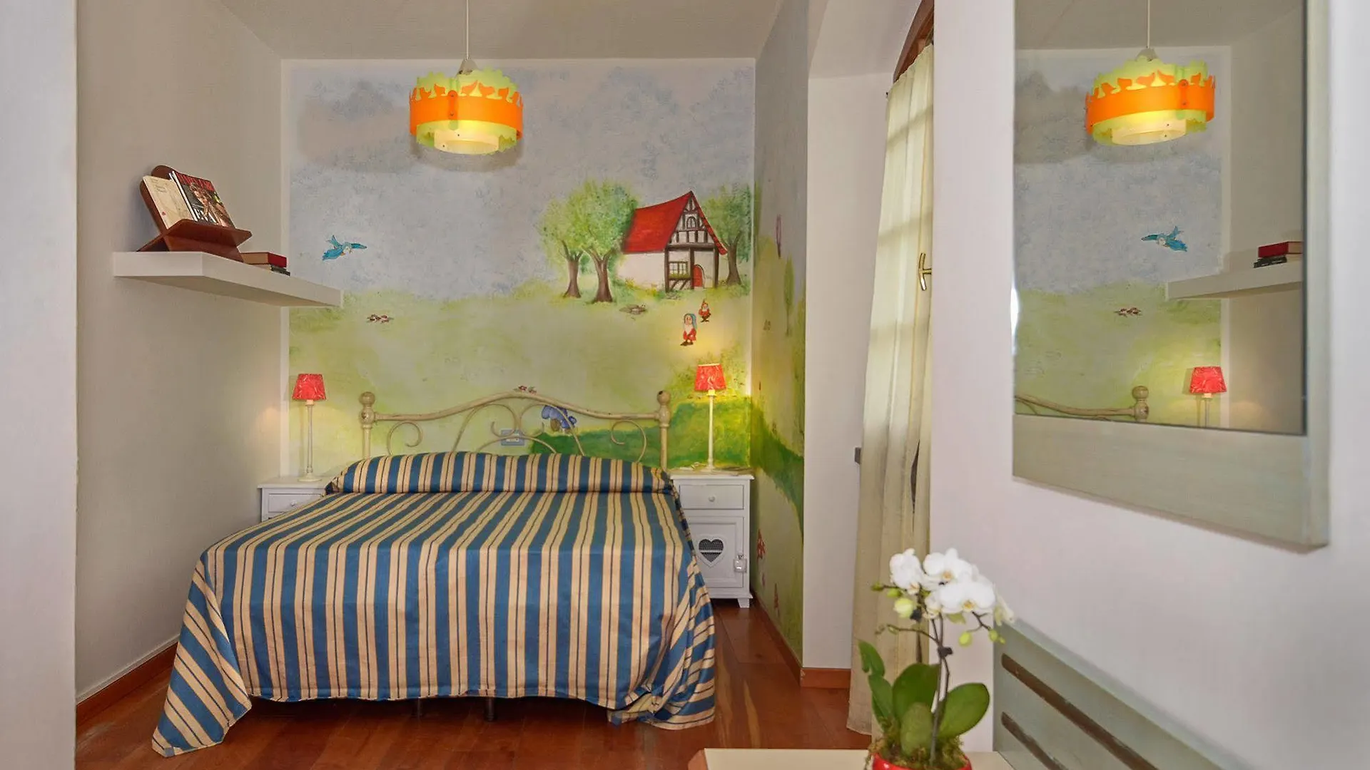 La Casa Gialla Montignoso Bed & Breakfast