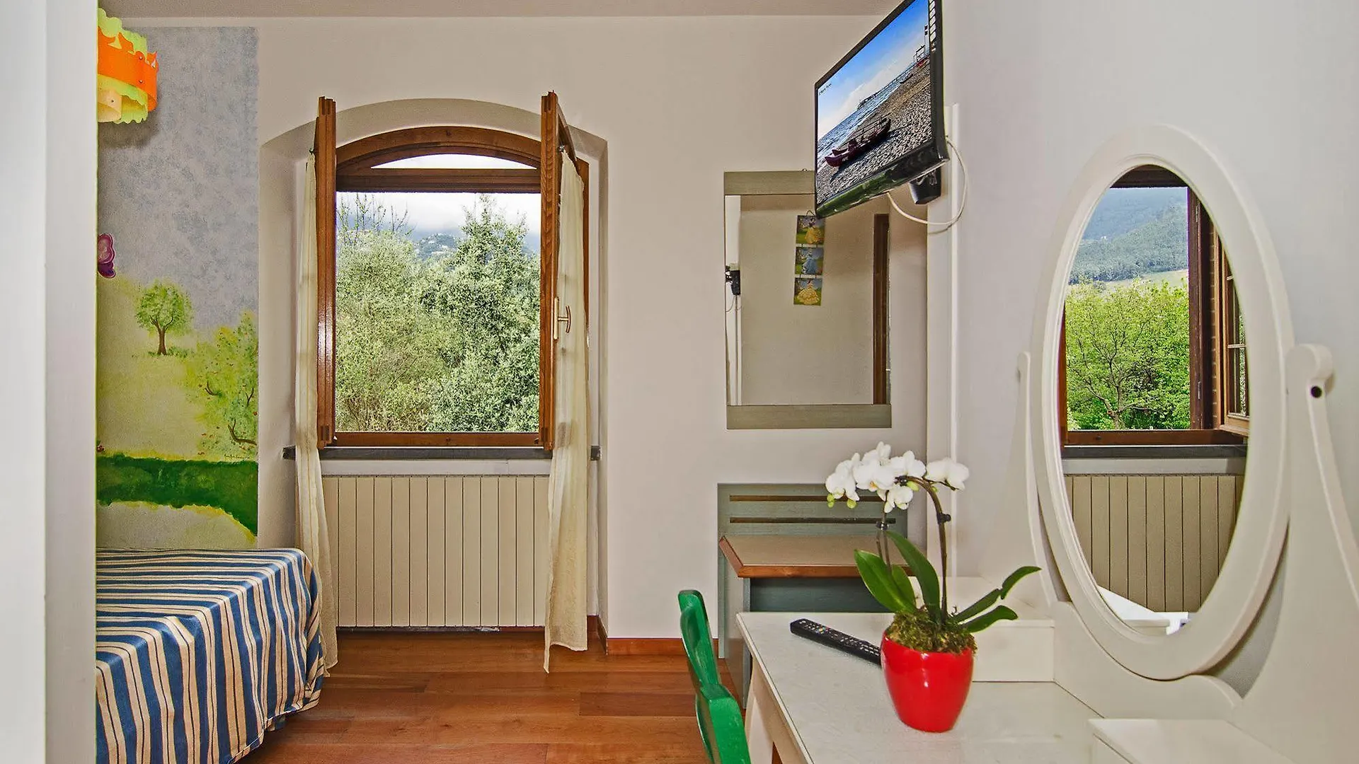 La Casa Gialla Montignoso Bed & Breakfast