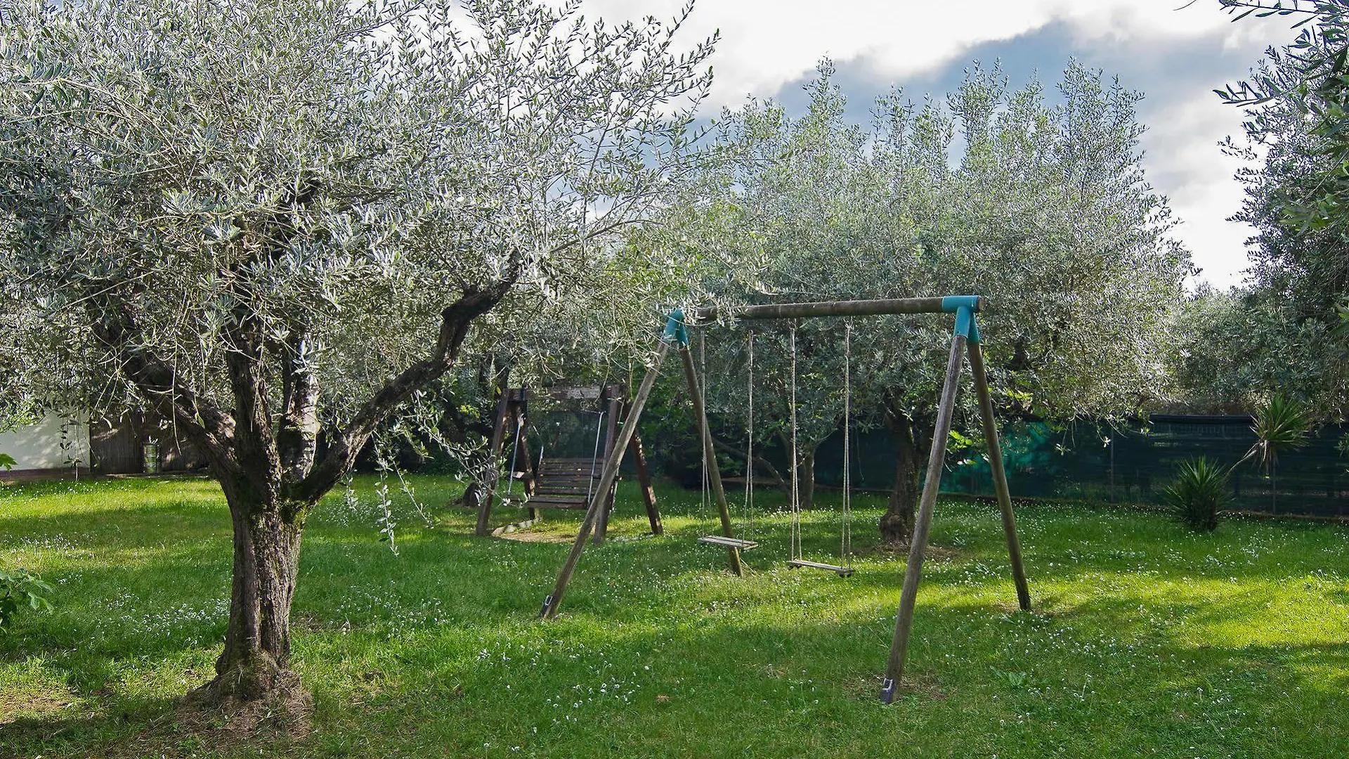La Casa Gialla Montignoso 0*,